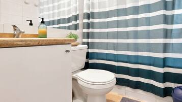 Apartment | Bathroom | Shower, soap, toilet paper