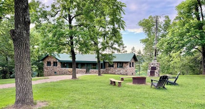 Eagle Rock Cabin Illinois River view