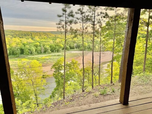 Eagle Rock Cabin Illinois River view