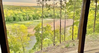 Eagle Rock Cabin Illinois River view