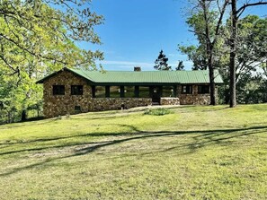 Exterior - Eagle Rock Cabin Illinois River view (Tahlequah)