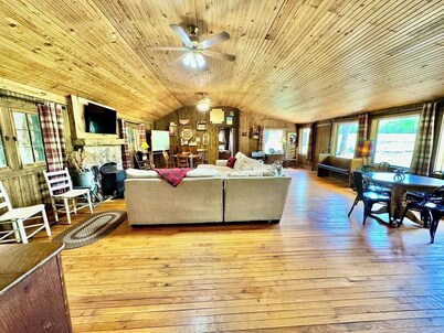 Eagle Rock Cabin Illinois River view