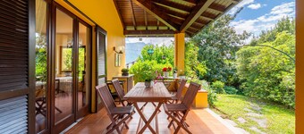 Villetta Camelia with Garden by Wonderful Italy