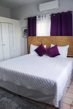 2 عدّة غرف نوم ومكواة/لوح كي وسرير سفر وواي فاي