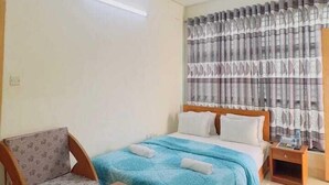 Deluxe Double Room, Balcony, City View | Desk, laptop workspace, WiFi (free) - Hotel Stay Inn Dhaka (Dhaka)