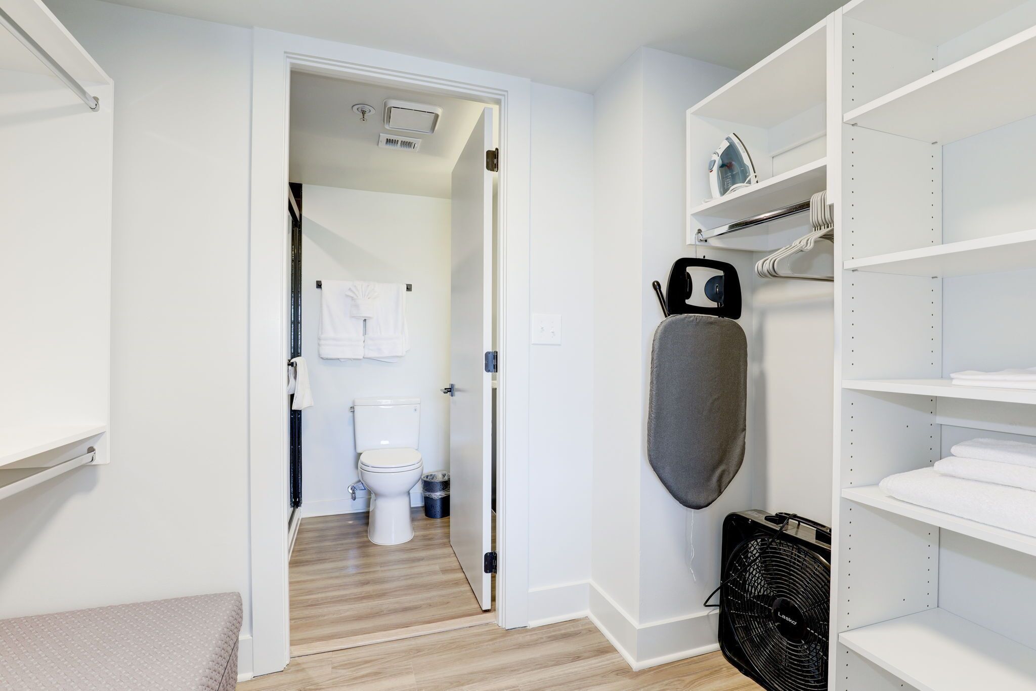 スーペリア アパートメント | バスルーム | バスアメニティ (無料)、ヘアドライヤー、タオル、石鹸