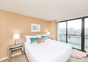 Superior Apartment | 2 bedrooms, iron/ironing board, free WiFi, bed sheets - Premium A-Location Apartment (Arlington)