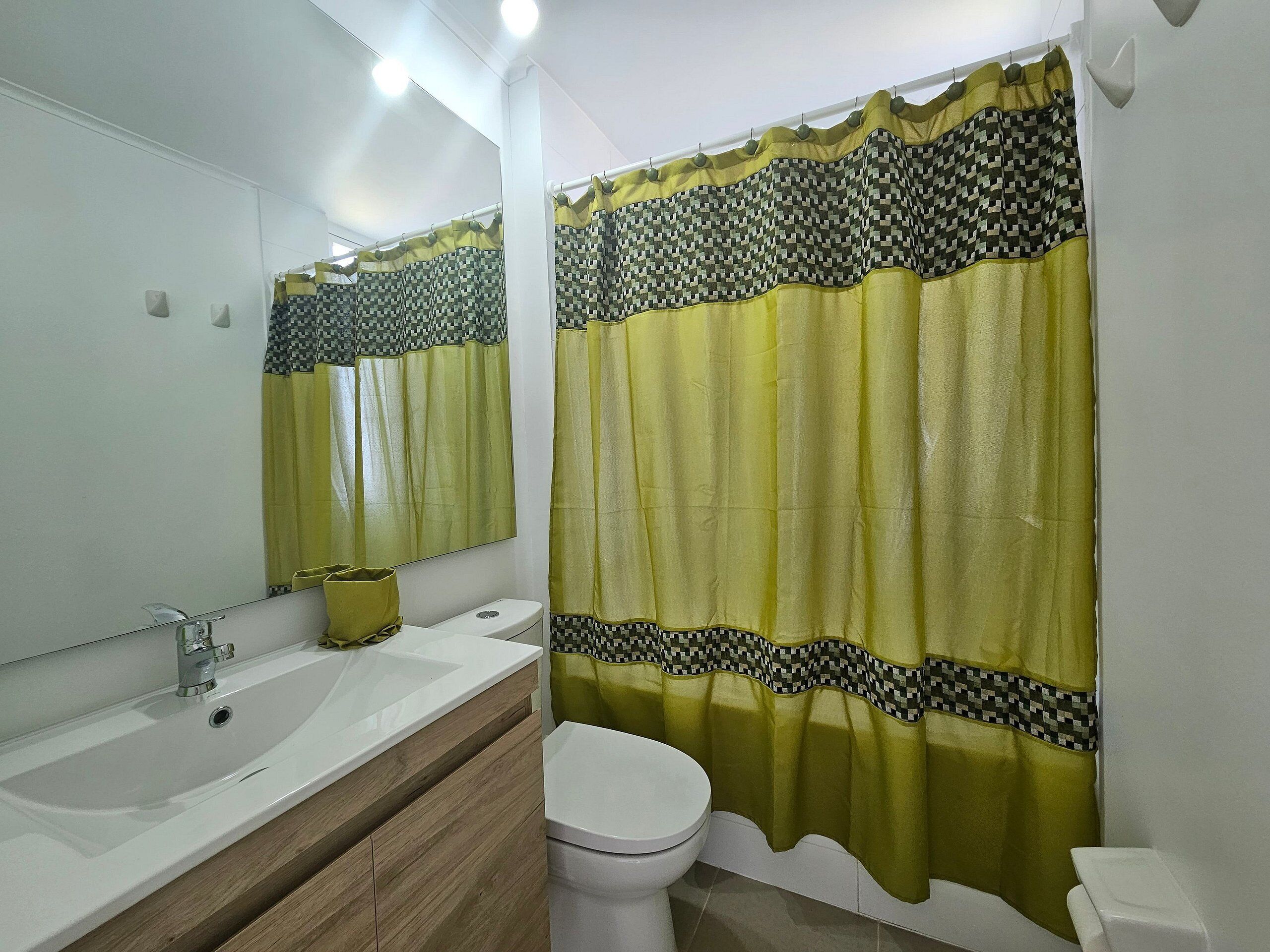 샬레 | 욕실 | 샤워 시설, 헤어드라이어, 타월, 화장지