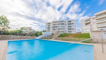 Sesongbasert utendørsbasseng