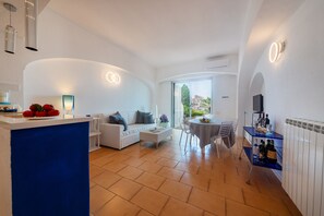 Apartamento de lujo, vistas al mar | Zona de estar