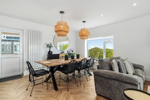 Dining - Pen Gar - Elevated Sea Views, EV Charger (Saundersfoot)