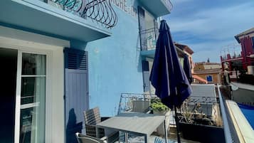 Panoramic-Doppelzimmer, eigenes Bad, Blick auf den Innenhof (Riviera terrasse vue fontaine) | Bügeleisen/Bügelbrett, kostenloses WLAN