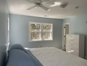 3 bedrooms, free WiFi, bed sheets - Luxury, private spa beach home steps to the ocean with sauna, hot tub, spa baths (Southern Shores)