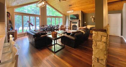 Far Far Away Cottage - Beautiful cottage on a private lake 300ft waterfront