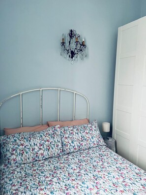 1 bedroom, iron/ironing board, WiFi, bed sheets - Casa Indipendente a Pochi Passi Dalla Stazione, (Casale Monferrato)