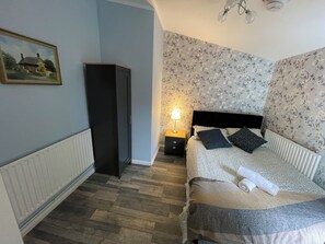 1 bedroom, iron/ironing board, WiFi, bed sheets