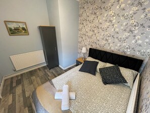 1 quarto, ferros/tábuas de passar roupa, Wi-Fi, roupa de cama