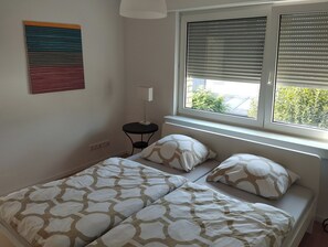3 makuuhuonetta, silitysrauta/-lauta, Wi-Fi, vuodevaatteet