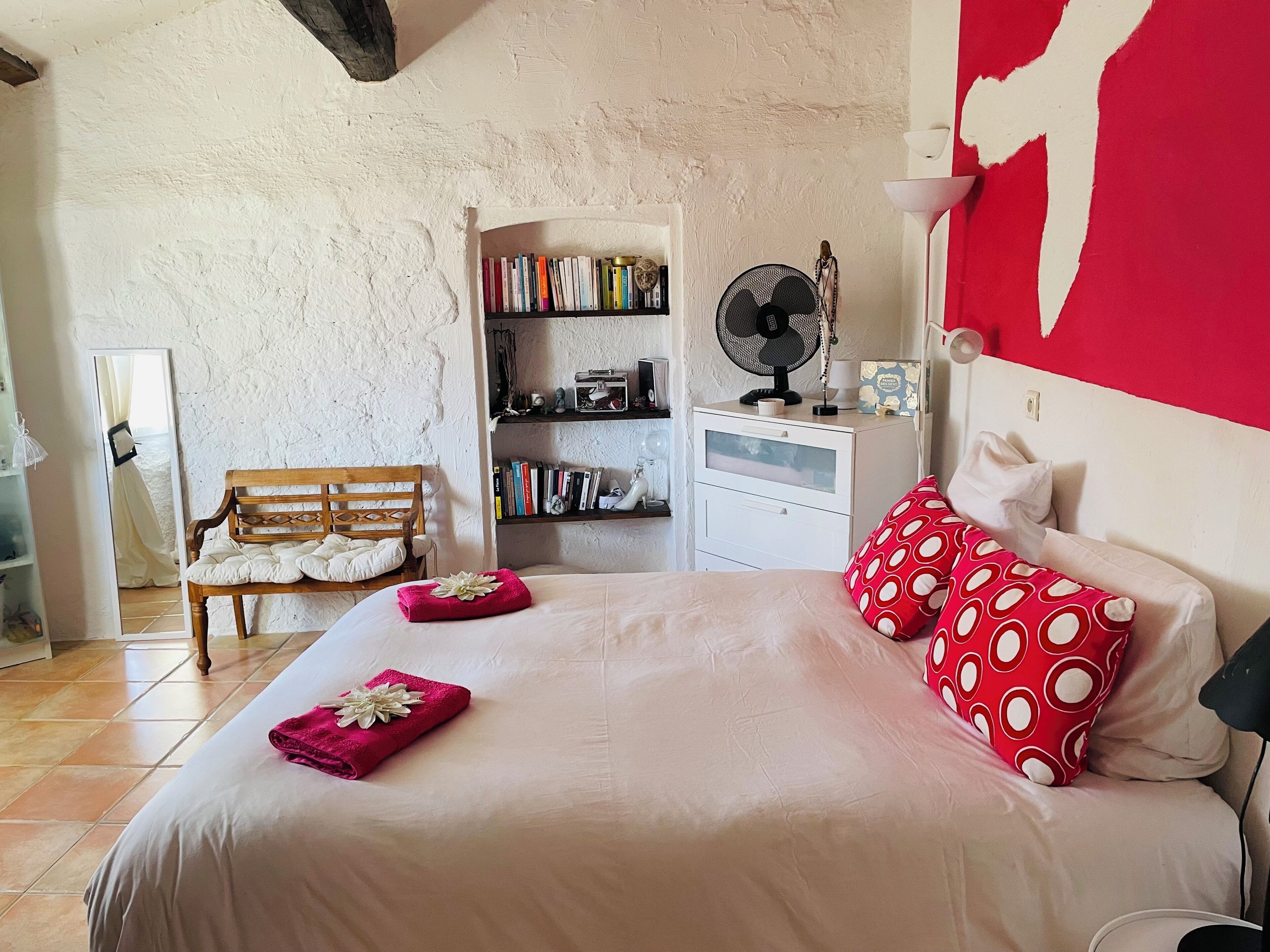 3 habitaciones, tabla de planchar con plancha y wifi gratis 