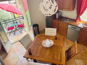 تناول الطعام