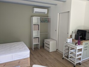 1 bedroom, WiFi, bed sheets