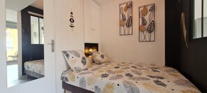 2 soverom og strykejern/-brett