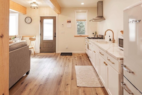 Timberwood Cottage in Downtown Twain Harte