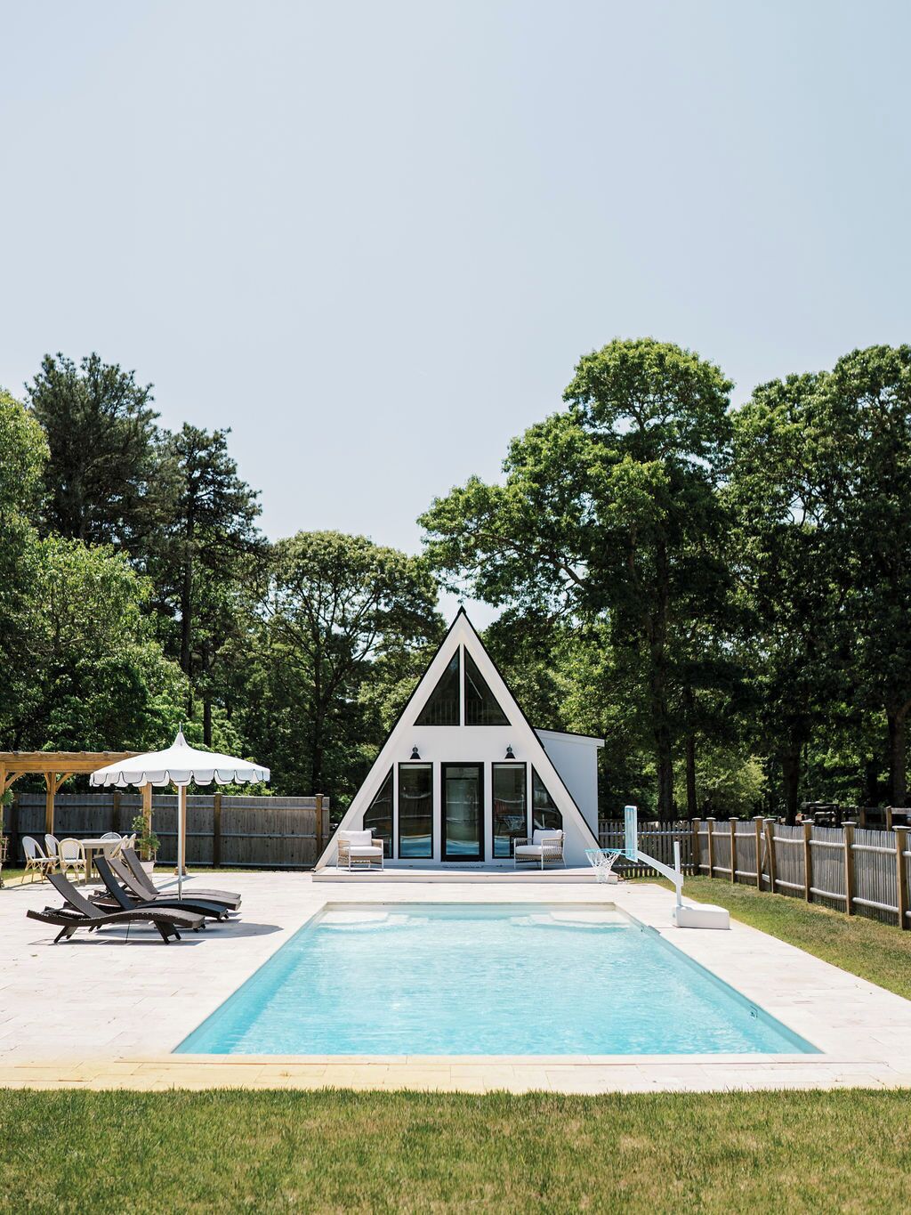 Modern A-Frame cottage with Pool set on a Horse Farm. 5 minutes from the beach!