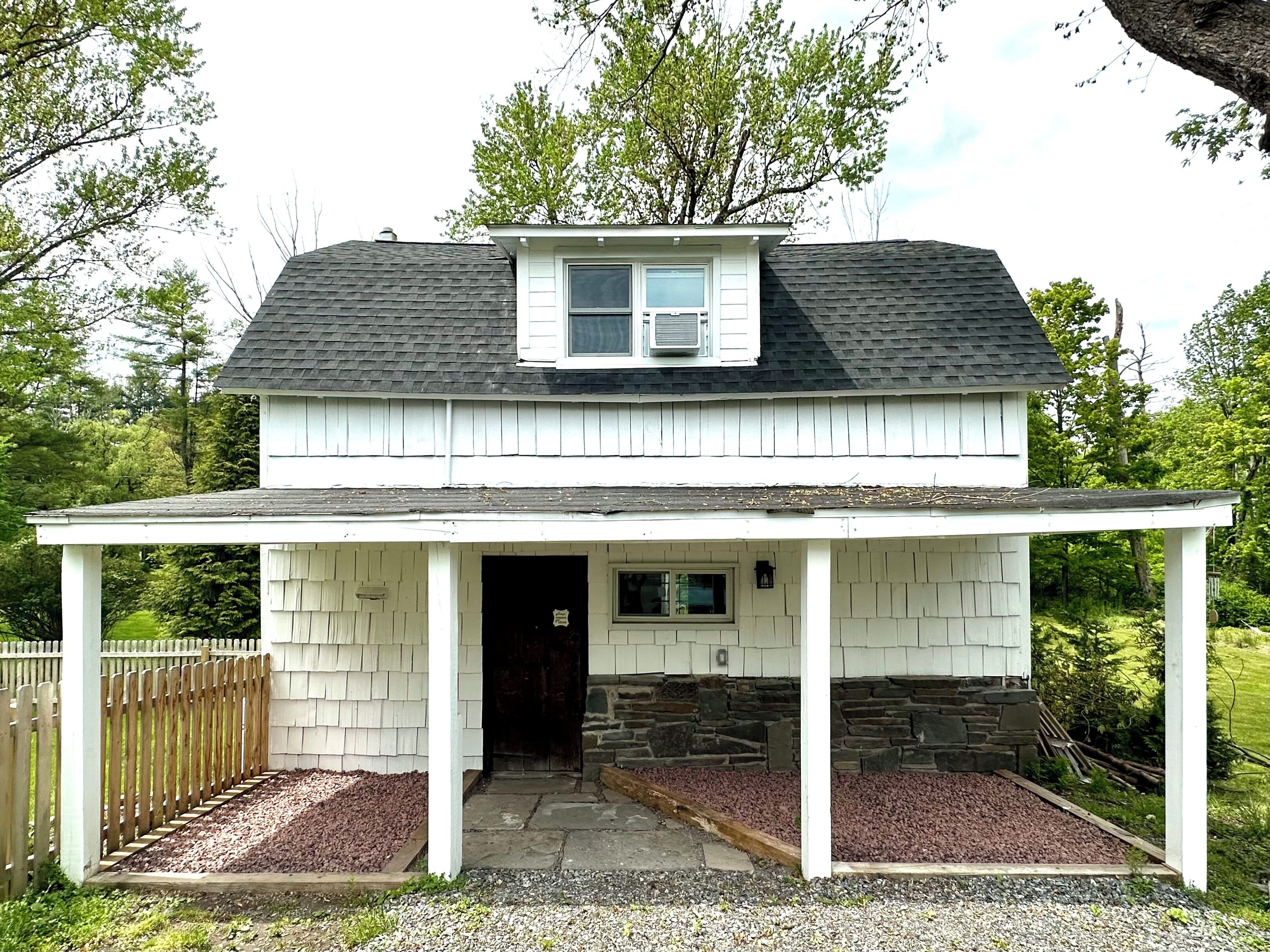 Woodstock Carriage House, Walk-to-town, Full Summer or Summer/Fall