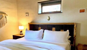 3 bedrooms, desk, iron/ironing board, WiFi