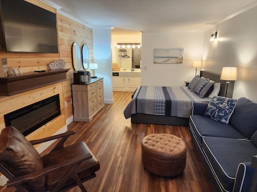 Legend #205 - Newly Renovated Condo in the Heart of Shanty Creek Resort!