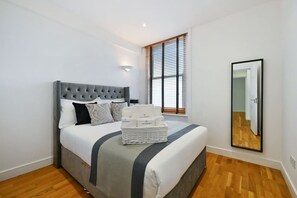 Bügeleisen/Bügelbrett, Reisekinderbett, kostenloses WLAN, Bettwäsche