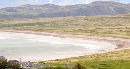 ARDAGH COTTAGE, pet friendly in Ballyliffin, County Donegal