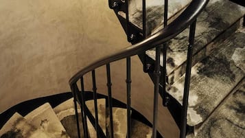 Escaleras con barandal