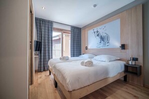 3 عدّة غرف نوم وواي فاي وملاءات أسرّة