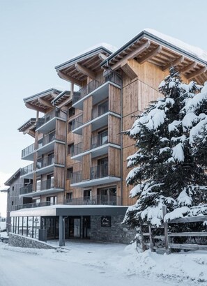 Exterior - Wifi, ski-in/ski-out & foot of the slopes, 4th floor, swimming pool, sauna, hammam, balcony, tv (Tignes)