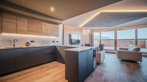 Interior - Wifi, 100m from ski slopes, 3rd floor, view valley, swimming pool, sauna, hammam, balcony, tv (La Rosière Montvalezan)