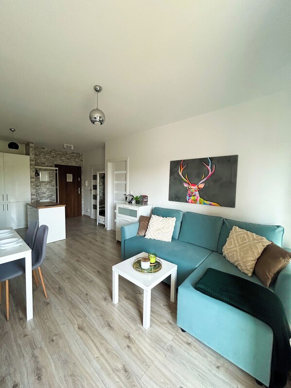 Private kitchen - Lumina 4-room apart on Hoza street (Warsaw)