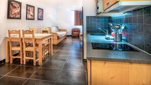 Interior - Wifi, ski-in/ski-out & foot of the slopes, 2nd floor, terrace, tv, ski locker, 65m², Tignes (Tignes)