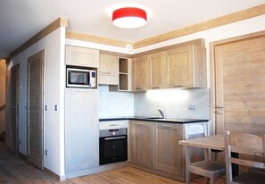 Fridge, microwave, oven, dishwasher - Wifi, 50m from resort center, 2nd floor, view mountain, fitness, swimming pool, sauna, hammam (La Rosière Montvalezan)