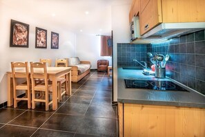 Interior - Wifi, ski-in/ski-out & foot of the slopes, 4th floor, view mountain, tv, ski locker, 40m², Tignes (Tignes)