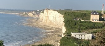 " LE 16 BAIE DE SOMME, STUDIO D HOTE"
TERRASSE ET JARDIN 