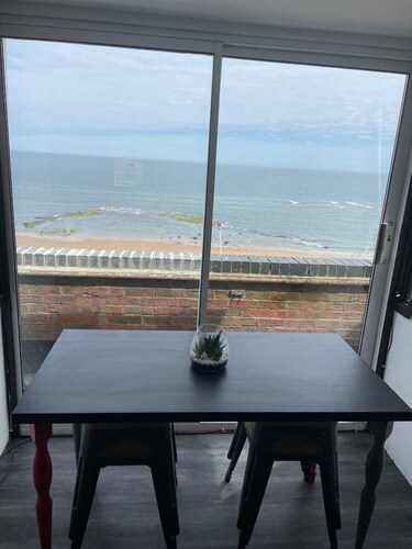 Cosy apartment with sea view