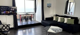 Cosy apartment with sea view