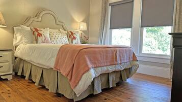 2 bedrooms, iron/ironing board, bed sheets