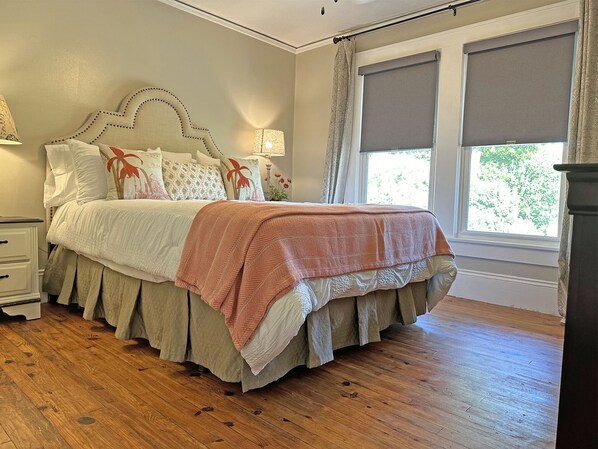 2 bedrooms, iron/ironing board, bed sheets