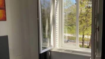 BĂŒgeleisen/BĂŒgelbrett, kostenloses WLAN