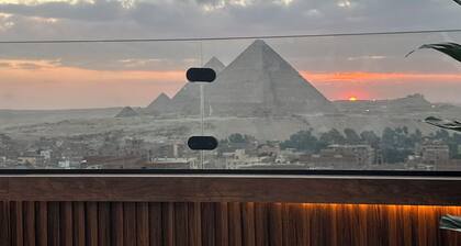Crowne pyramids palace