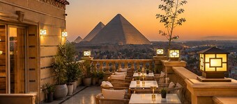 Crowne pyramids palace
