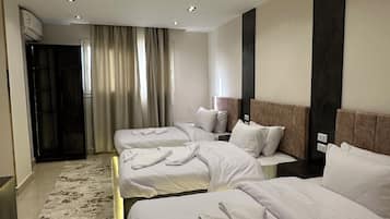 Premium Double/Triple Room -Pyramids View, Terrace | Premium bedding, memory-foam beds, minibar, desk